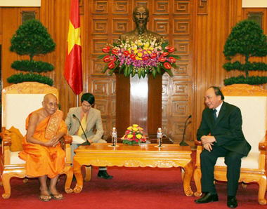 Phó Thủ tướng Nguyễn Xuân Phúc và Đại Tăng thống, Vua Sư  Tep Vong - Ản
