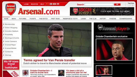 Trang chủ của Arsenal đưa tin đồng ý bán Van Persie.