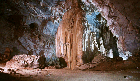 Động Phong Nha (Kẻ Bàng). Ảnh: N.Hữu