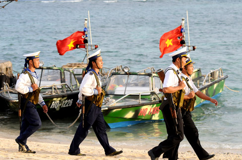 Tuần tra trên đảo Sinh Tồn (quần đảo Trường Sa)