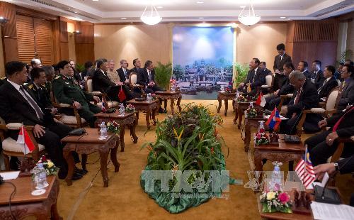 Các Bộ trưởng Quốc phòng ASEAN tham dự Hội nghị. Ảnh: AFP-TTXVN