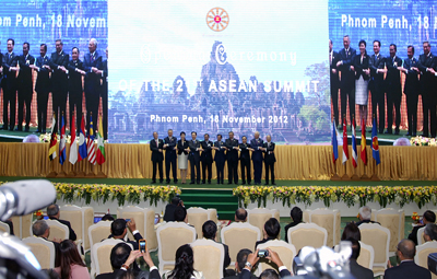 Lãnh đạo các nước ASEAN dự Hội nghị Cấp cao ASEAN 21. Ảnh: VGP