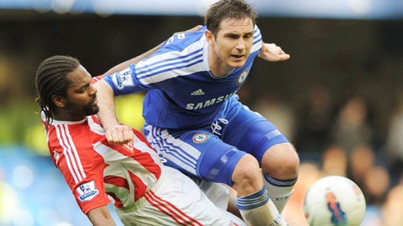  Lampard (phải) cùng đồng đội sẽ vấp phải sức kháng cự mãnh liệt của chủ nhà Stoke