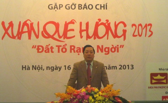 Thứ trưởng Bộ Ngoại giao, Chủ nhiệm Ủy ban Nhà nước về Người Việt Nam ở nước ngoài Nguyễn Thanh Sơn chủ trì buổi họp báo về chương trình 