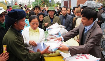 Các địa phương đang nỗ lực để bảo đảm cho mọi người dân được đón Tết đầm ấm, vui vẻ.