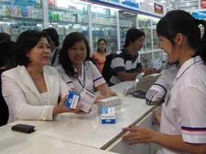 Một điểm bán thuốc bình ổn giá tại Hà Nội. Ảnh: TTXVN