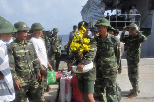 Đón Xuân nơi huyện đảo Trường Sa. Ảnh: Phùng Long