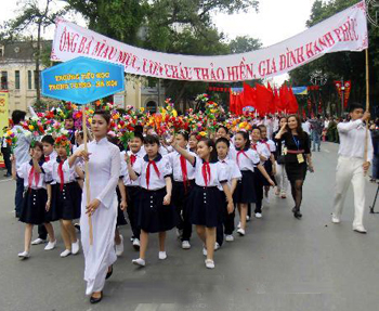 Phó Thủ tướng Nguyễn Thiện Nhân: Xây dựng gia đình ấm no, hạnh phúc luôn là mục tiêu được Đảng, Nhà nước, các tầng lớp xã hội quan tâm.  Ảnh VGP/Từ Lương