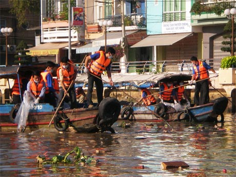 Xung kích bảo vệ môi trường.