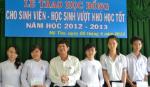 Trao học bổng cho 86 sinh viên, học sinh vượt khó học tốt