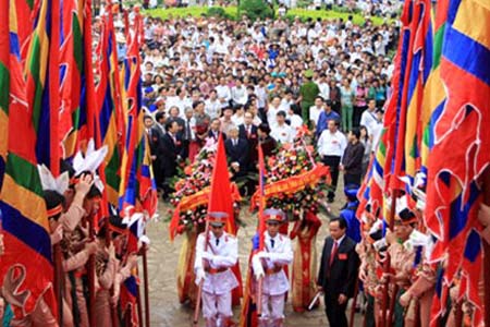 Tín ngưỡng thờ cúng Hùng Vương của Việt Nam được UNESCO công nhận là di sản văn hóa phi vật thể tiêu biểu của nhân loại.