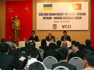 Thủ tướng Ukraine Azarov đến dự Diễn đàn Doanh nghiệp Việt Nam-Ukraine tháng 11-2012. 