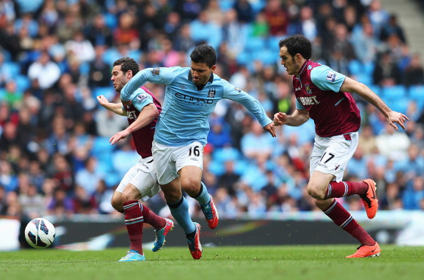 Aguero mở tỷ số cho Man City. Ảnh: Getty