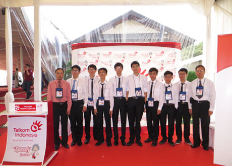 Đoàn Việt Nam dự  thi Olympic Vật lý châu Á (Apho) năm 2013.