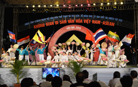Tiết mục nghệ thuật tôn vinh văn hóa ASEAN