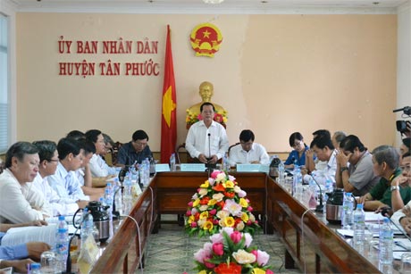 Ông Nguyễn Văn Khang phát biểu tại buổi làm việc. Ảnh: P. Long