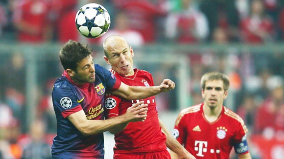  Robben (phải) cùng Bayern sẽ lại khiến Barca phải ôm hận.