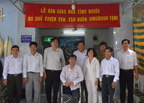 Tại nhà anh Nguyễn Hữu Thanh.