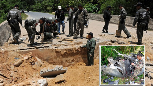  Một vụ đánh bom ven đường tại Pattani, cực Nam Thái Lan. (Ảnh: Reuters)