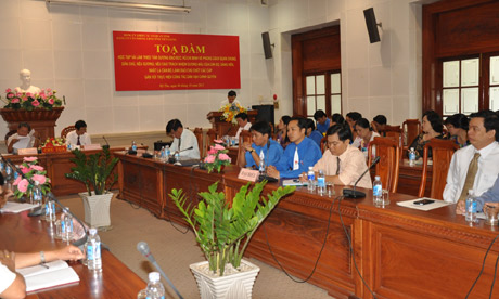 Tọa đàm Học tập và làm theo tấm gương, phong cách Hồ Chí Minh.