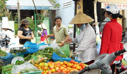 Chỉ số giá tiêu dùng tháng 11 tăng 0.4%. Ảnh: Vân Anh