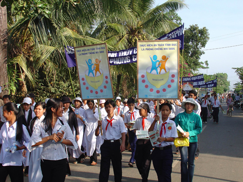 Tuần hành hưởng ứng phòng, chống HIV/AIDS.