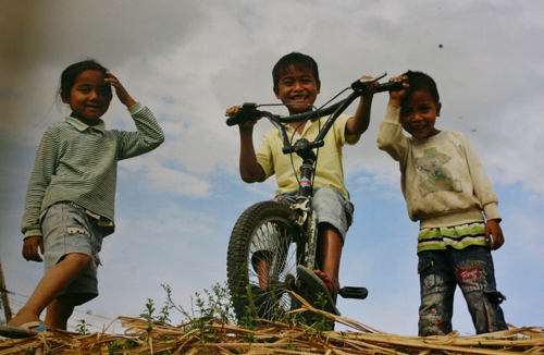 “Nụ cười trẻ thơ”, Kon Tum 2012, tác giả Sáu Văn Dương