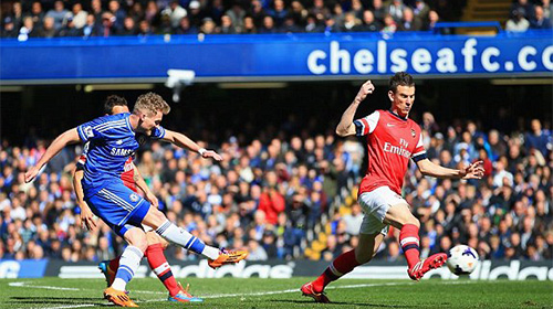 Scherrle nâng tỷ số lên 2 - 0 cho Chelsea. Ảnh: Getty Images.