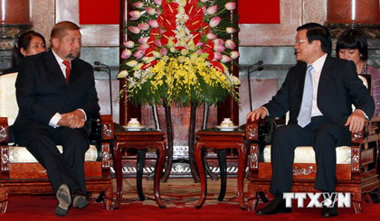 Chủ tịch nước Trương Tấn Sang tiếp Chánh án Tòa án tối cao Slovakia, ngài Sterfan Harabin sang thăm và làm việc tại Việt Nam. 