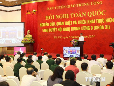 Ông Lê Hồng Anh, Thường trực Ban Bí thư Trung ương Đảng phát biểu tại hội nghị.