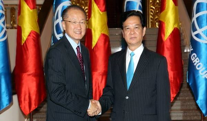 Thủ tướng Nguyễn Tấn Dũng tiếp Chủ tịch Ngân hàng Thế giới (WB) Jim Yong Kim sang thăm và làm việc tại Việt Nam. 