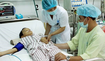 Điều trị cho bệnh nhi ở Bệnh viện Nhi Trung ương. 