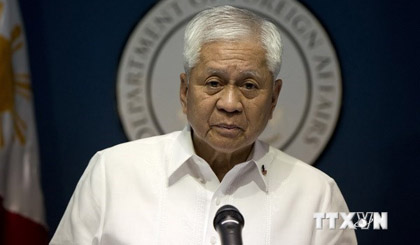 Ngoại trưởng Philippines Albert del Rosario. 