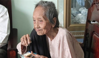 Nguyen Thi Tru has been recognised as the oldest woman in Vietnam (Photo: vnexpress.net)