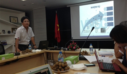 Tuan said Vietnam plans to send a nano-satellite weighing 10kg to orbit in 2016 (Photo: hanoimoi.com.vn)