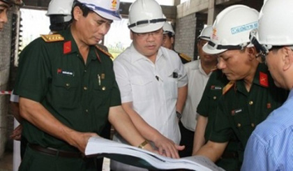 Deputy PM Hoang Trung Hai at the construction site of the centre for disaster response