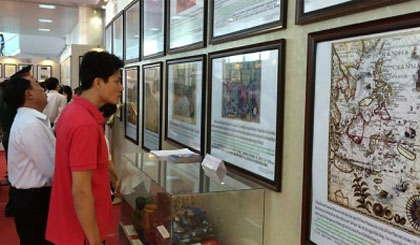 The exhibition attracts many visitors