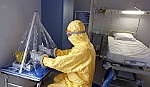 Mỹ công bố hướng dẫn mới trong việc điều trị bệnh nhân Ebola