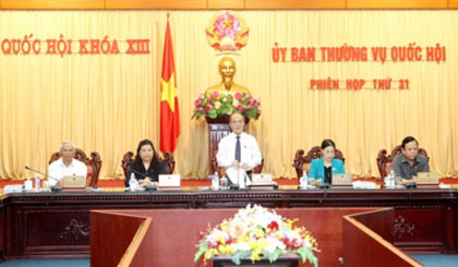 NA Standing Committee to discuss contents for upcoming NA sessionNA Chairman Nguyen Sinh Hung speaks during a meeting at the NA Standing Committee 31st session. (Image credit: VNA)