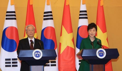 General Secretary Nguyen Phu Trong and RoK President Park Geun-hye