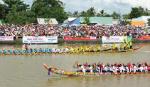 Nearly 3,000 rowers line up for Soc Trang boat race