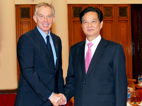 Thủ tướng Nguyễn Tấn Dũng và cựu Thủ tướng Anh Tony Blair. Ảnh: VGP/Nhật Bắc