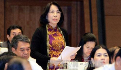 Deputy Pham Thi Hai from Dong Nai province contributing ideas to the revised Vocational Training Law (Source: VNA)