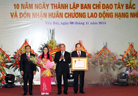 Ban Chỉ đạo Tây Bắc nhận Huân chương Lao động hạng Nhì sau 10 năm thành lập. Ảnh: VGP/Lê Sơn