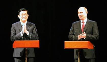 President Truong Tan Sang (L) and Russian President Vladimir Putin (Photo: VNA)