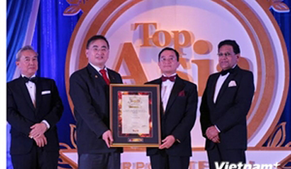 Vietnamese representative, Ambassador to Malaysia Pham Cao Phong, received the award. (Photo: VietnamPlus)