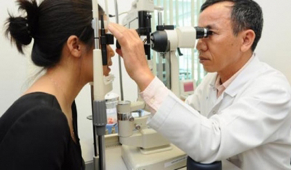 It is estimated that Vietnam has more than 30,000 people in need of cornea transplant surgery.