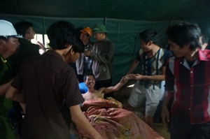 Trapped workers in the collapsed tunnel are now in good health condition. (Source: tuoitre.vn)