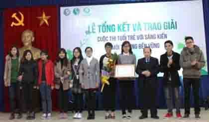  Winners of the contest presented with certificates from the organising board (photo: BL)