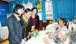 Vice NA Chairwoman Nguyen Thi Kim Ngan visits, presents At Mui Lunar Year 2015 gifts